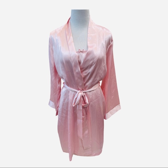 Morgan Taylor Other - Morgan Taylor Intimates silky pink robe & nightie